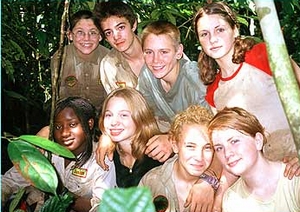 Serious Jungle, da oggi pomeriggio l'avventura di 8 ragazzi nella foresta del Borneo su Raitre