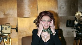 Sophia Loren parla della fiction di Raiuno, La mia casa è piena di specchi