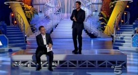 Ascolti Tv venerdì 23 aprile 2010: Ciao Darwin 6 batte Ciak si canta con oltre 7 milioni di spettatori