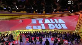 Dentro la tv: l'invisibilità de L'Italia sul 2, il tacchino della Clerici, la noia a Forum