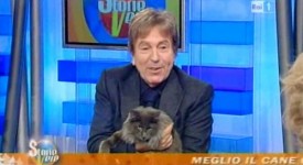 Dentro la tv: Carlo Conti si fa i fatti suoi, la Marcuzzi piange, il gatto di Del Noce