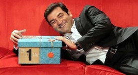 Ascolti Tv sabato 26 maggio 2012: Affari tuoi - Speciale anni '80 vince la serata grazie a 4.600.000 spettatori