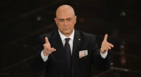 Sanremo 2013, Crozza contestato: le critiche di Silvio Berlusconi e gli altri politici