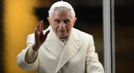 Il Papa si dimette, speciale tv