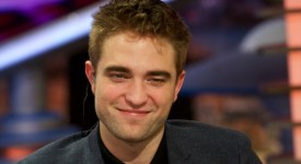 Robert Pattinson flirta con Dylan Penn, ma a Sean Penn non va giù