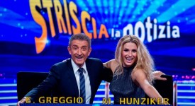 Michelle Hunziker a Striscia La Notizia con Greggio prima di Ficarra e Picone